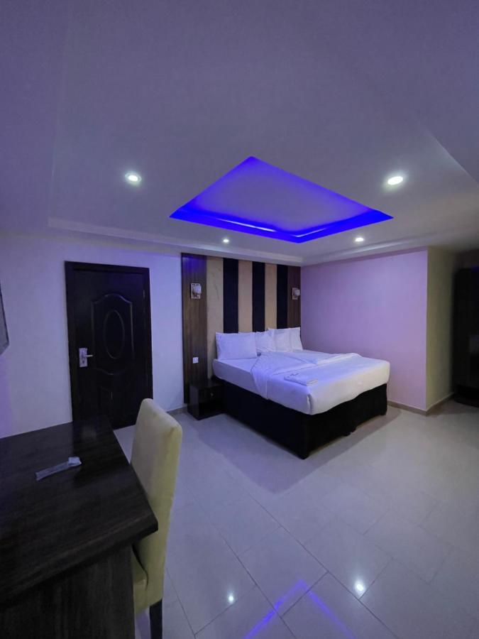 Alluring View Hotel - Allen Avenue Лагос Екстериор снимка