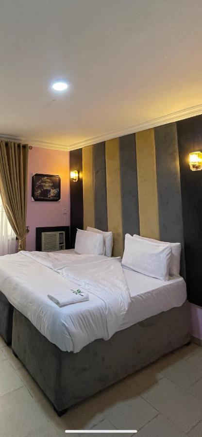 Alluring View Hotel - Allen Avenue Лагос Екстериор снимка