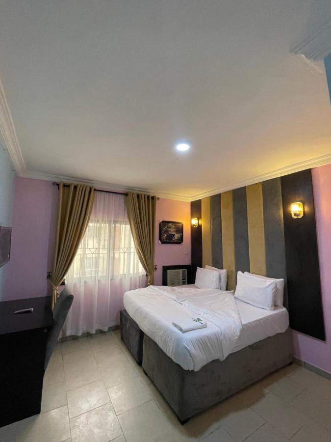 Alluring View Hotel - Allen Avenue Лагос Екстериор снимка