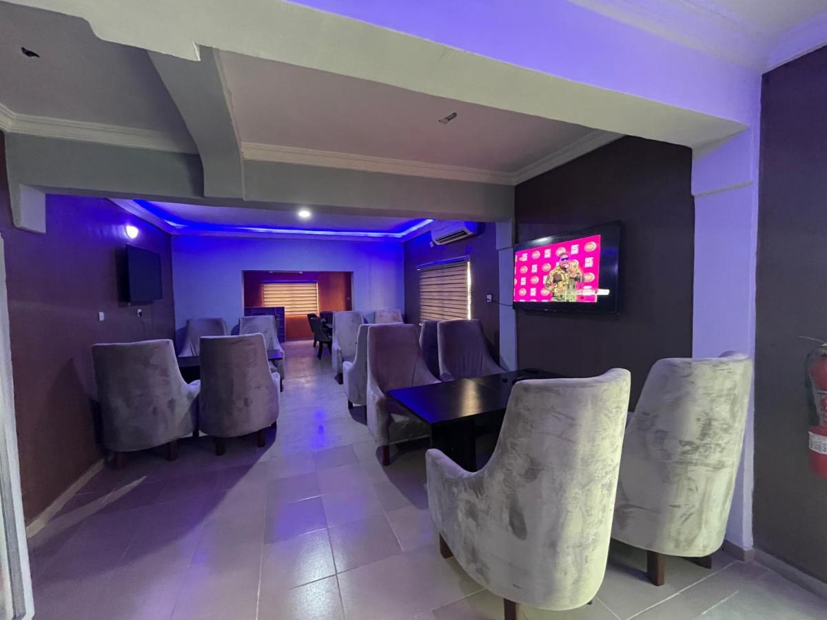 Alluring View Hotel - Allen Avenue Лагос Екстериор снимка