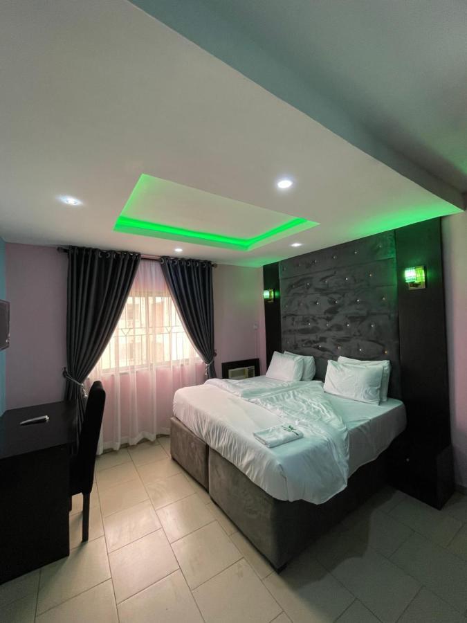 Alluring View Hotel - Allen Avenue Лагос Екстериор снимка
