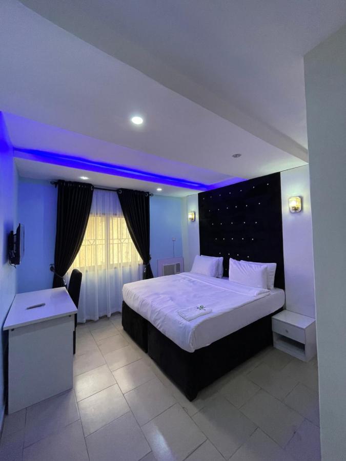 Alluring View Hotel - Allen Avenue Лагос Екстериор снимка
