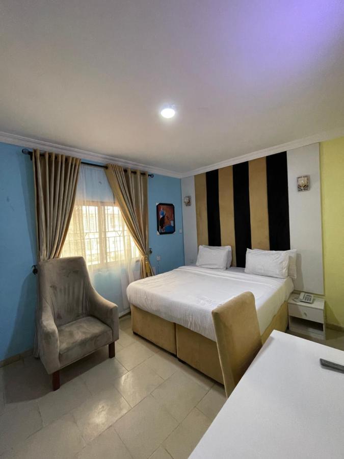 Alluring View Hotel - Allen Avenue Лагос Екстериор снимка