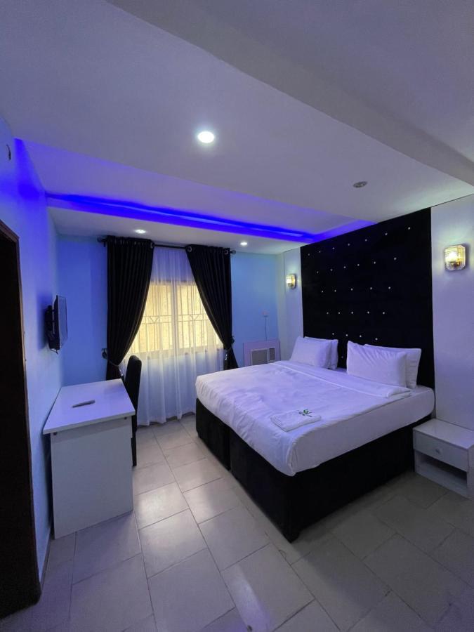 Alluring View Hotel - Allen Avenue Лагос Екстериор снимка