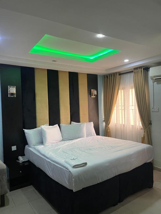 Alluring View Hotel - Allen Avenue Лагос Екстериор снимка